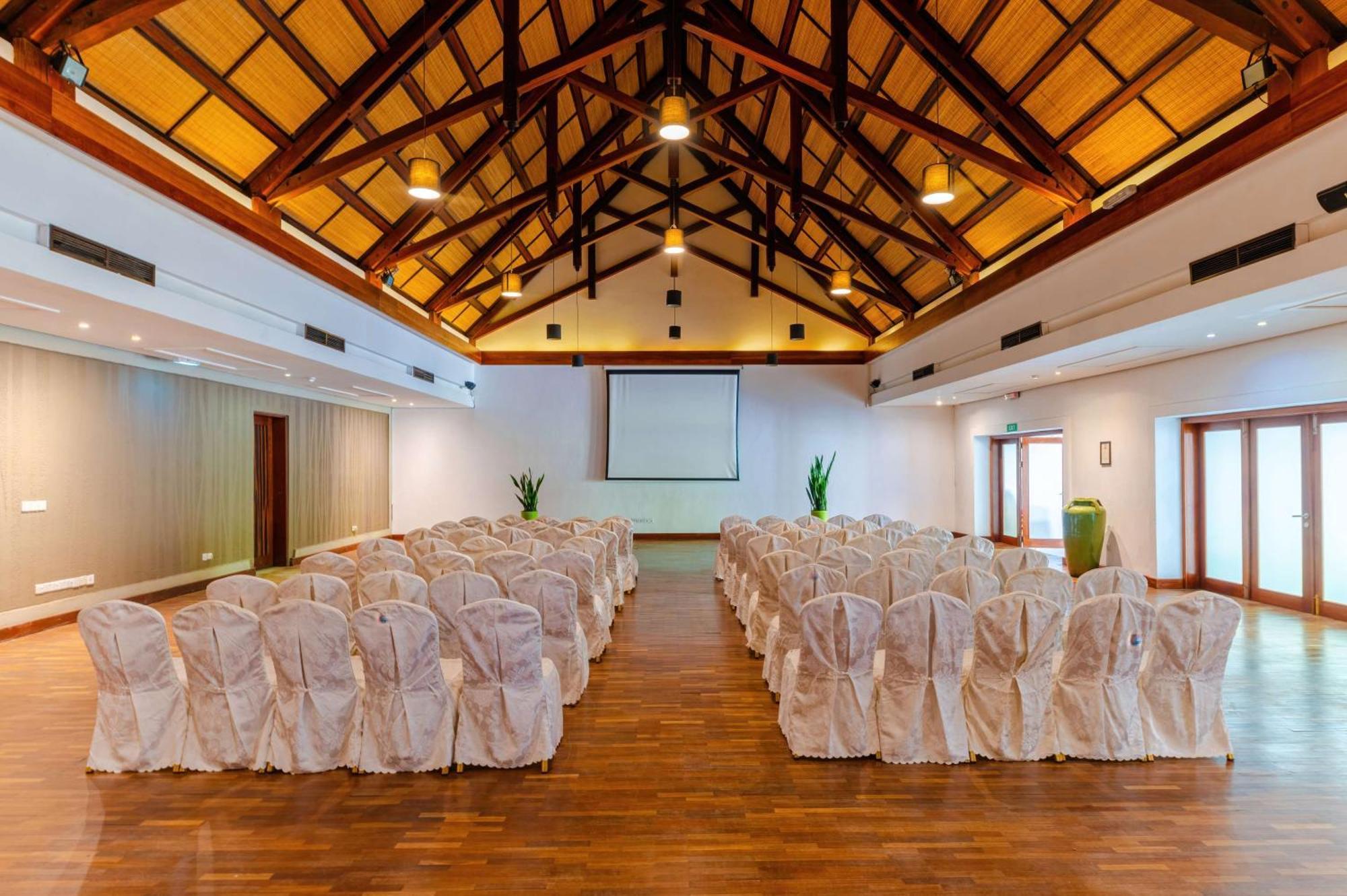 Crystals Beach Resort Belle Mare, A Member Of Radisson Individuals Palmar Ngoại thất bức ảnh