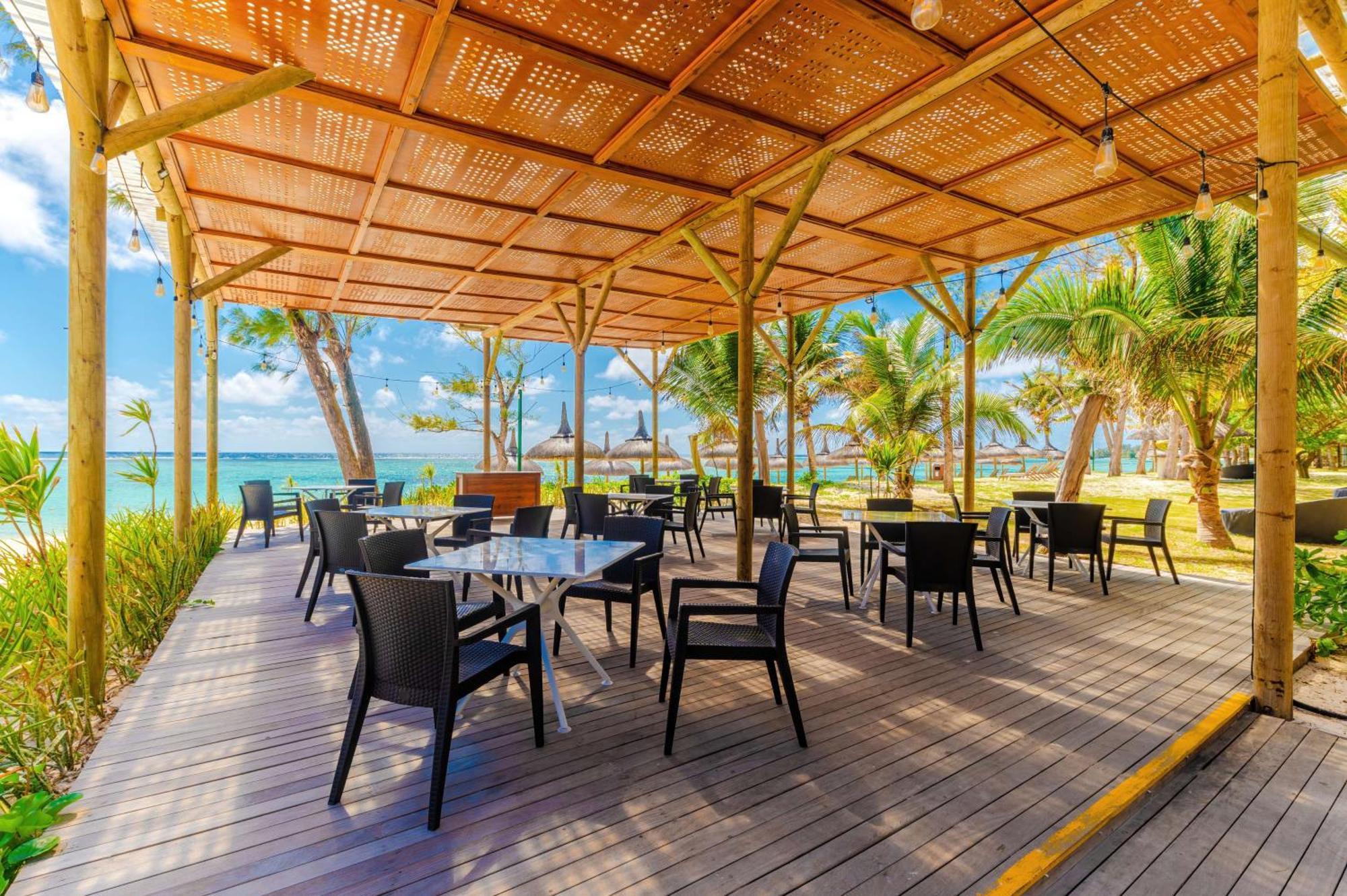 Crystals Beach Resort Belle Mare, A Member Of Radisson Individuals Palmar Ngoại thất bức ảnh
